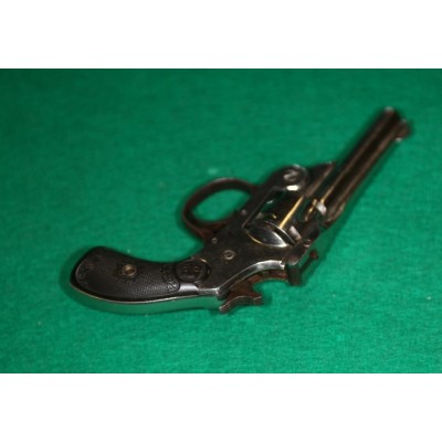 Revolver Iver Johnson v.č. 16753, kat B, má platnou tormentaci, velmi pěkný