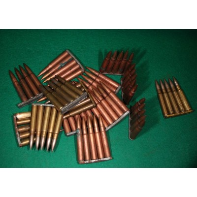 Náboje 8x57IS Wehrmacht, v páscích, sbírkové