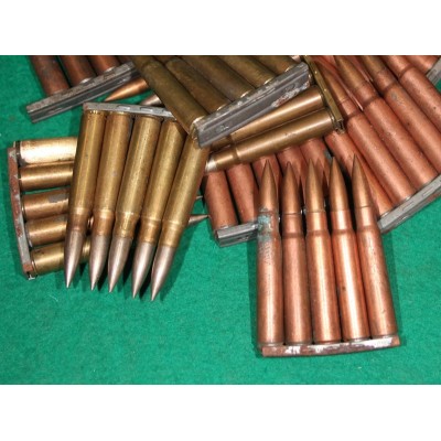 Náboje 8x57IS Wehrmacht, v páscích, sbírkové