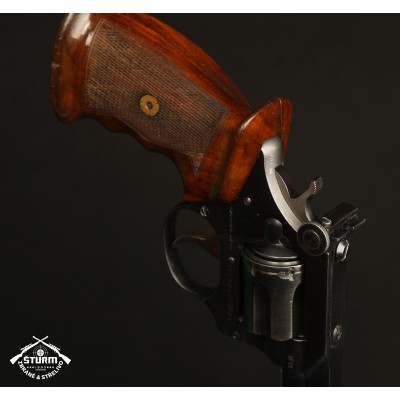 Revolver Grand v.č. 956603198 komise, sportovní úprava