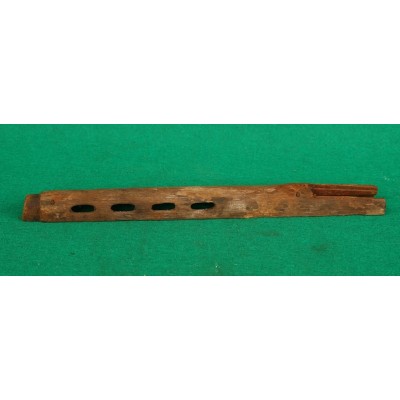 Nadpažbí s ventilačními otvory, rozměry v textu.