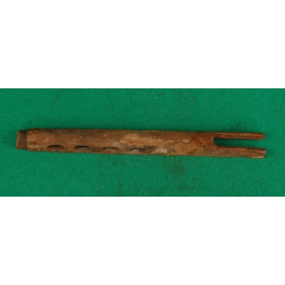 Nadpažbí s ventilačními otvory, rozměry v textu.