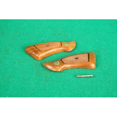 Pažbičky originální Smith Wesson M.60