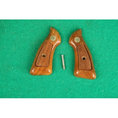 Pažbičky originální Smith Wesson M.60