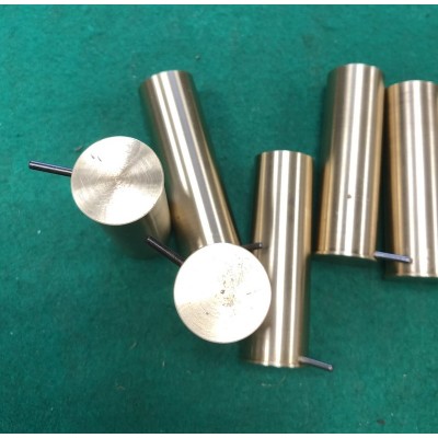 Mosazné dutinky ráže 12 Lefaucheux, opakovaně použitelné.