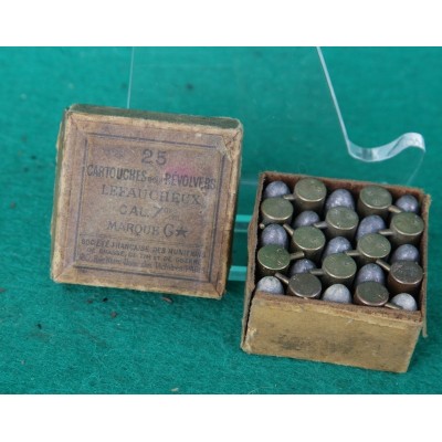 Náboje 7mm Lefaucheux v původní krabičce.
