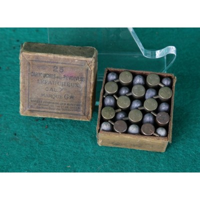 Náboje 7mm Lefaucheux v původní krabičce.