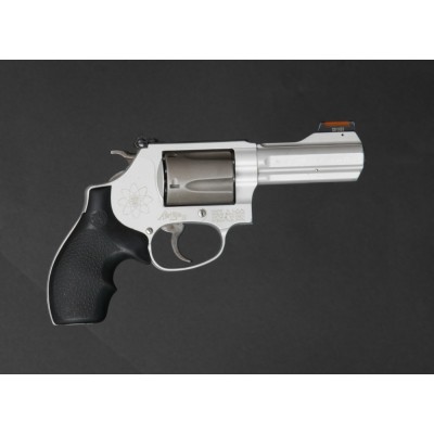Revolver Smith Wesson Mod. 337 TI, dvoupalec, .38 Special