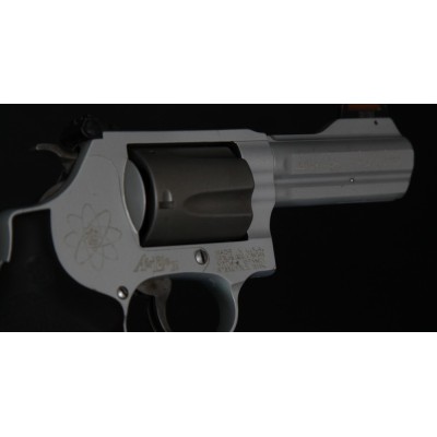 Revolver Smith Wesson Mod. 337 TI, dvoupalec, .38 Special