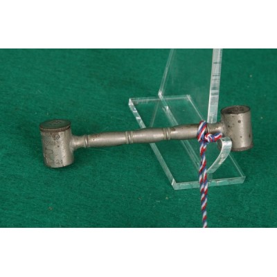 Dávkovač na prach a broky seříditelný