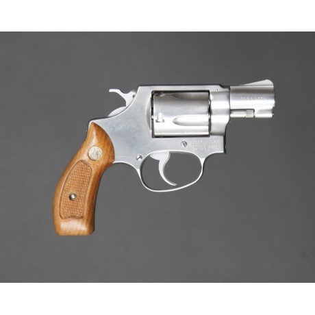 Revolver Smith Wesson M.60, ráže .38 Spec, komise