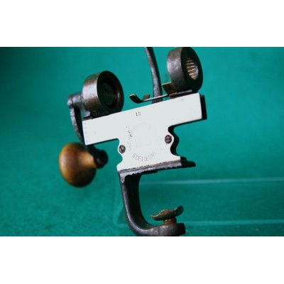 Zakružovačka na brokové náboje kal. 12, značková.