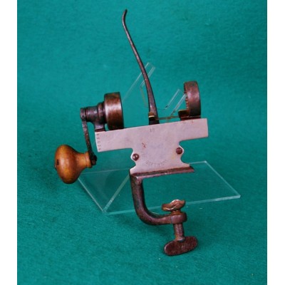 Zakružovačka na brokové náboje kal. 12, značková.