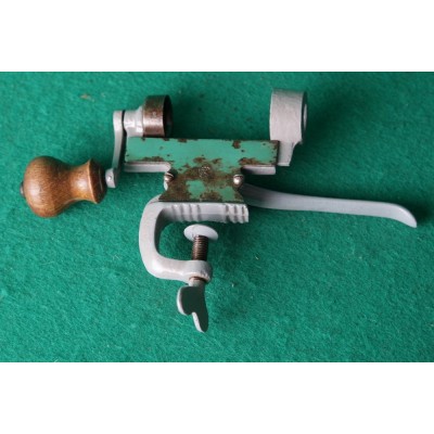 Zakružovačka ráže 16, broková