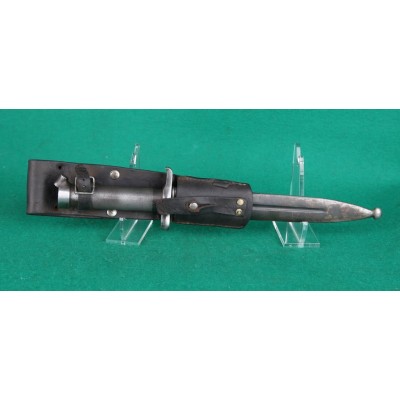 Bajonet pro Mauser 96 švédský se závěsníkem, v.č. 402